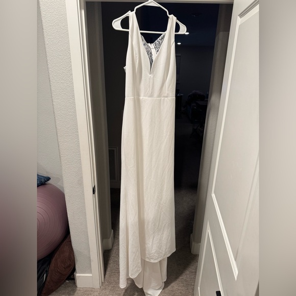 Elegant White Wedding Dress - Picture 5 of 6